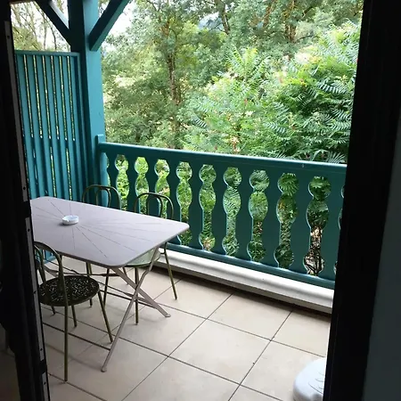 Bel Au Bord Du A Arreau, 40 M² Avec Piscine Апартаменты *