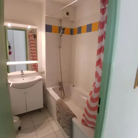 Bel Au Bord Du A Arreau, 40 M² Avec Piscine Lägenhet